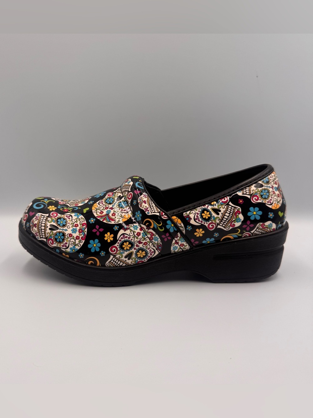 Spring Step Black Sugar Skull Floral Slip-On Professional Nursing Clogs Size 7